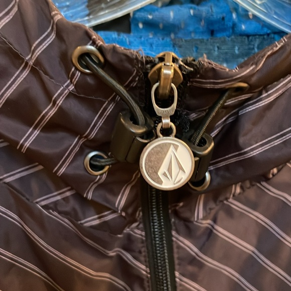 Mens Volcom windbreaker - Picture 2 of 6